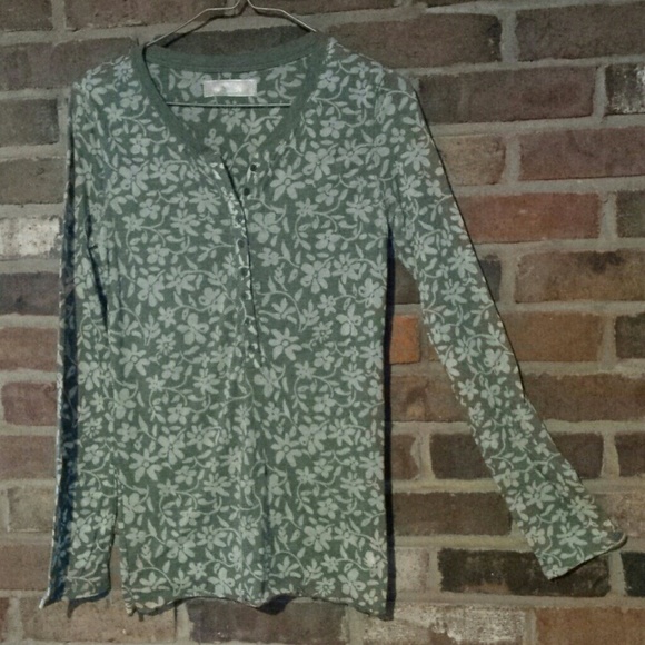 Old Navy long sleeve shirt