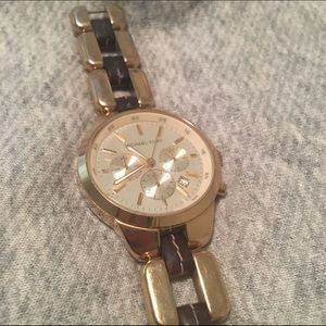 Michael kors gold watch