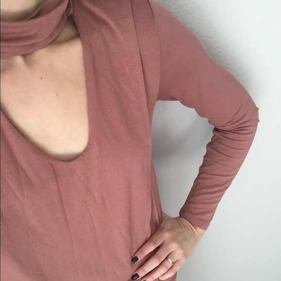 LAST ITEM▫️Rose Choker Long Sleeve - Picture 4 of 4