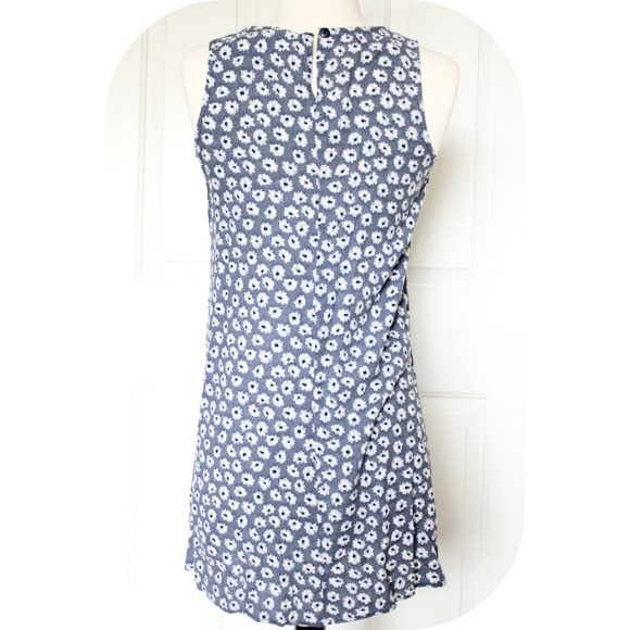 High Neck Floral Dress - Picture 2 of 4