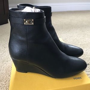 Fendi booties size 40! Gorgeous Fendi booties size 40! Gorgeous