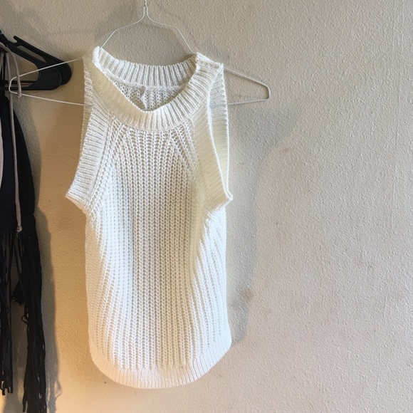 Contemporary mock crop top - Picture 2 of 2