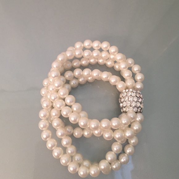 NWOT David's Bridal pearl bracelet