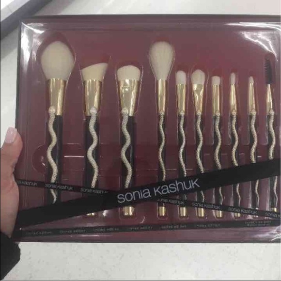 New 2017 edition Sonia Kashuk brush set