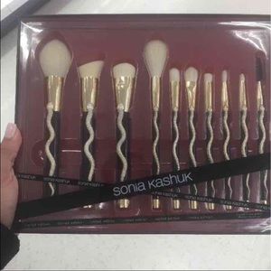 New 2017 edition Sonia Kashuk brush set