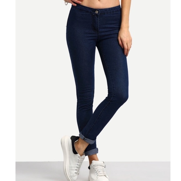 🎉NWT Cuffed Dark Wash Skinny Jeans - Picture 3 of 4