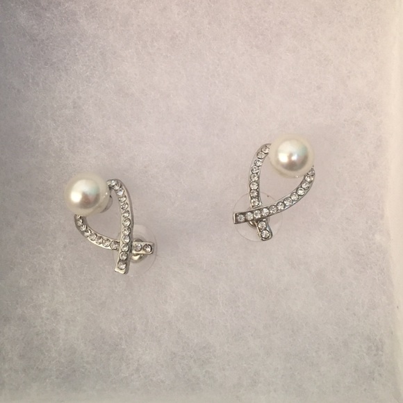 David's Bridal pearl and rhinestone earrings