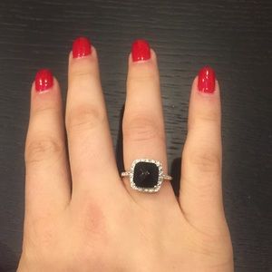 NWOT! 14k yellow gold black stone beauty 💍