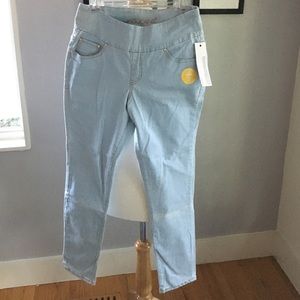 Jag pull on jeans