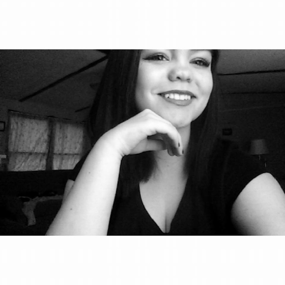 Meet your Posher, Haley - Picture 1 of 1