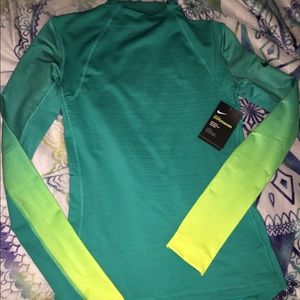 Nike Pro Women's HYPERWARM long sleeve top