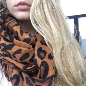 NWT Leopard Infiniti Scarf