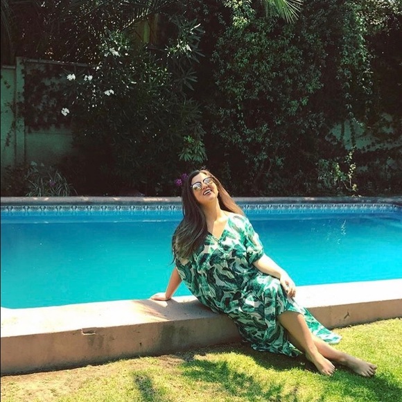 Meet your Posher, Sarah - Picture 2 of 4