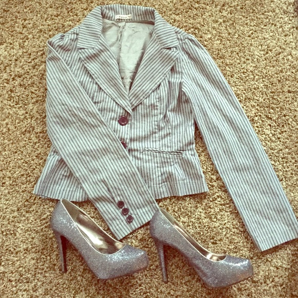 {Forever 21} DONATED - Picture 1 of 3