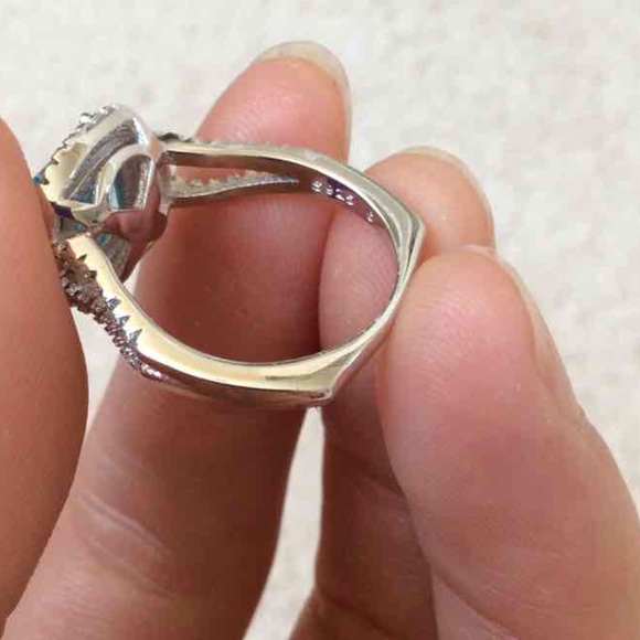 New size 5.75 real silver engagement ring - Picture 4 of 4