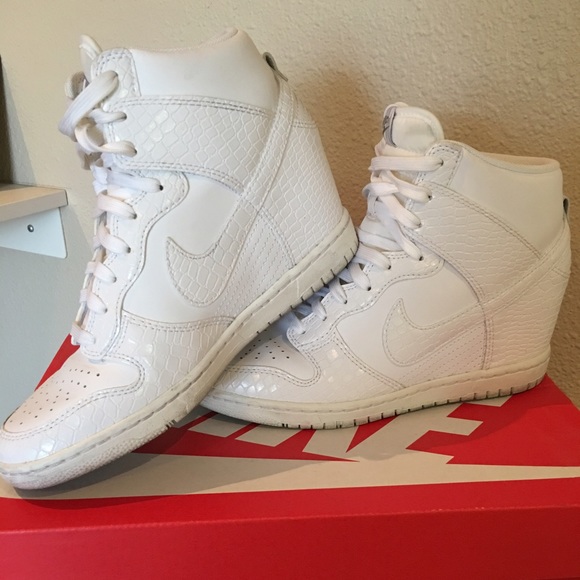 Women's dunk sky Hi shoes w/box!
