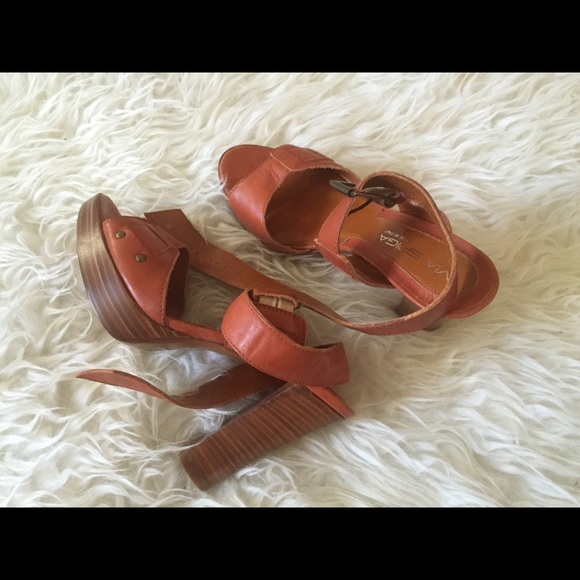 New Via spiga heel scandals, leather.