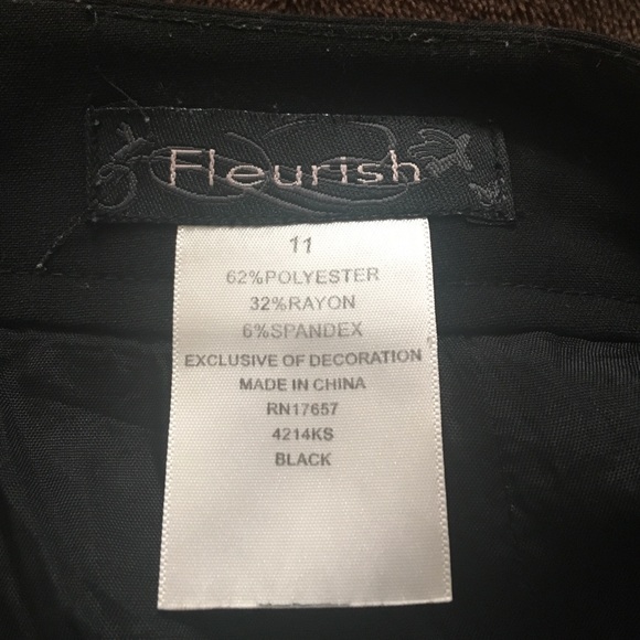 Black skirt - Picture 3 of 3