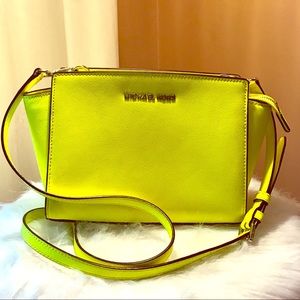 Michael Kors Selma Medium Crossbody