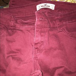 HOLLISTER MAROON JEANS
