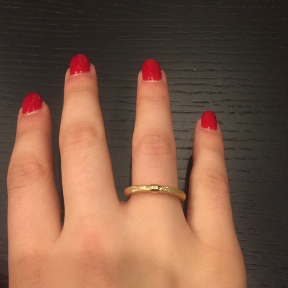 NWOT! 14k yellow gold band 💛