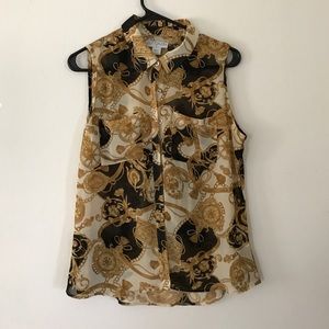 Collared sleeveless top