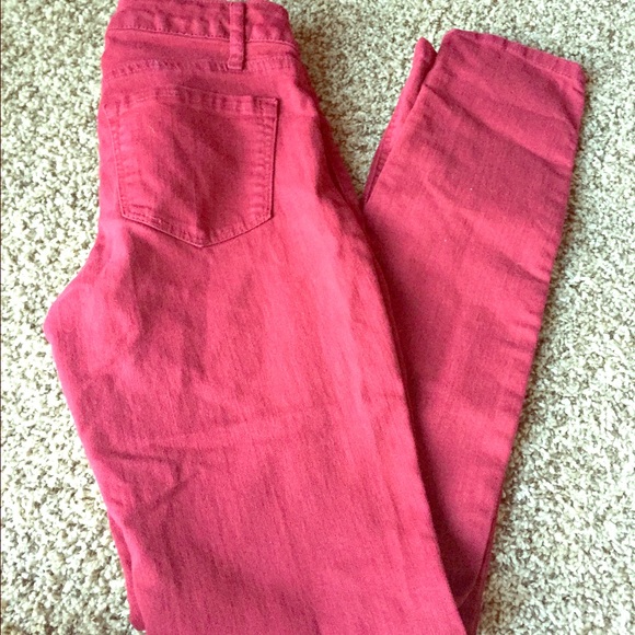 Red jegging jeans