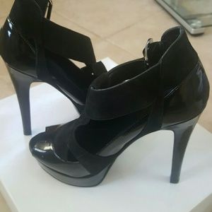 Patent leather black heels