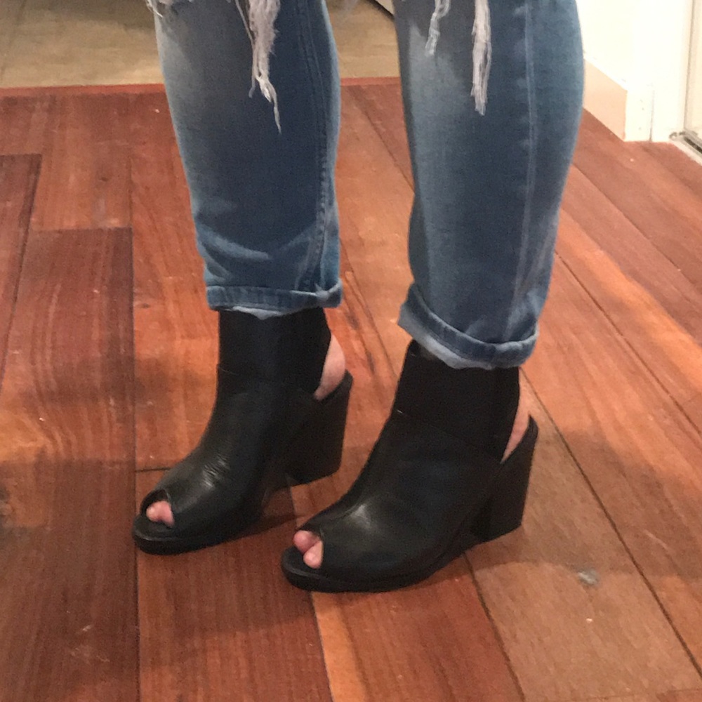 Warehouse London Black Peep Toe Ankle Boots - Picture 5 of 5