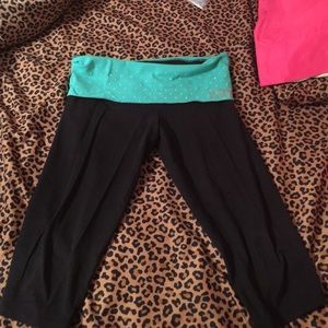 Skinny cropped yogas from VS