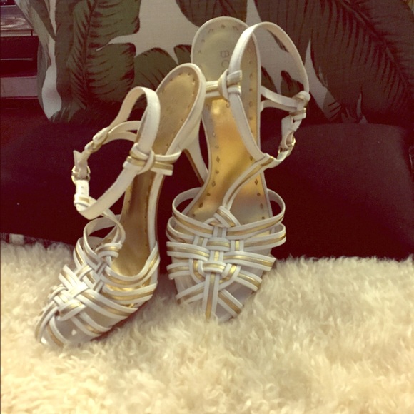 🎉🎉🎉Glam White And Gold Heels!!!