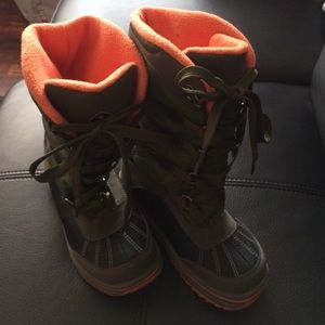 Bottes D'hiver KHOMBU - Taille 10 US - Suède Rose Avec Vraie Fourrure - Occasion Très Bon état