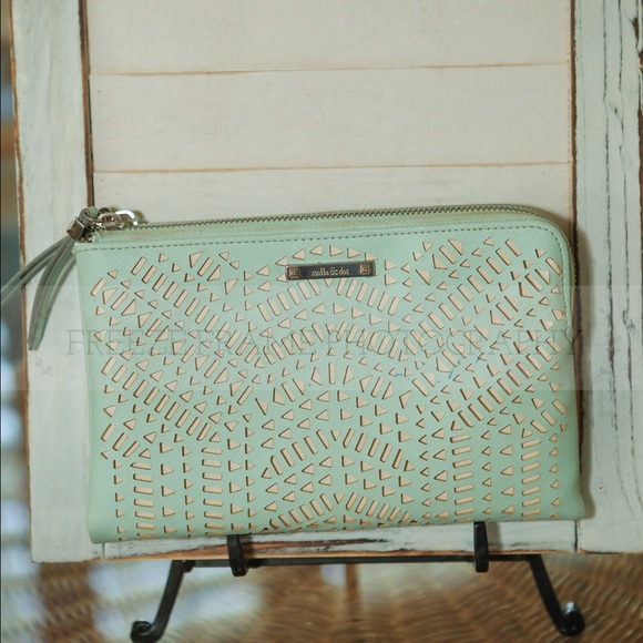 Thanksgiving 🦃 sale!!!!  S&D clutch