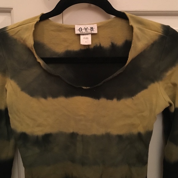 Top - Picture 2 of 2