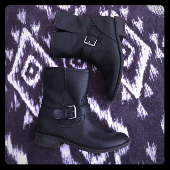 Black ankle booties