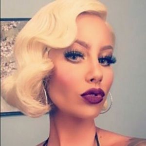 Meet your Posher, Tasani