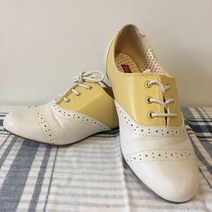 Vintage inspired flats