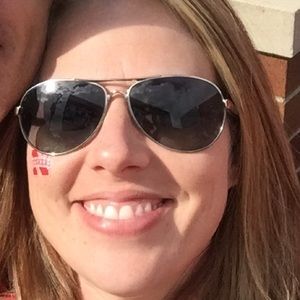 Meet your Posher, April