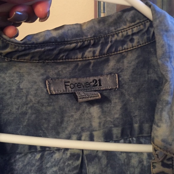 Button down. - Picture 3 of 4