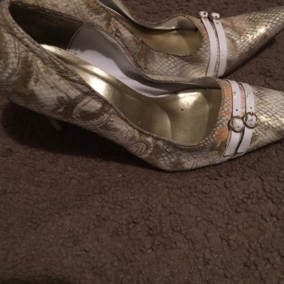 Heels - Picture 3 of 3