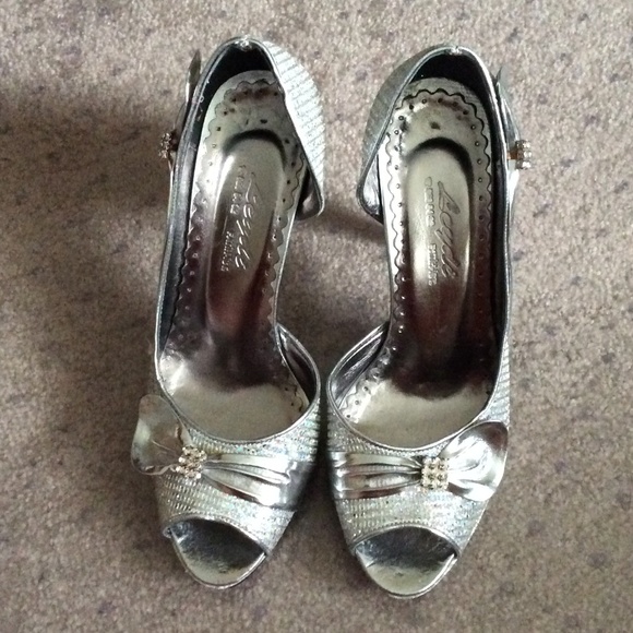 Silver Grey Platform Heels - Picture 3 of 4