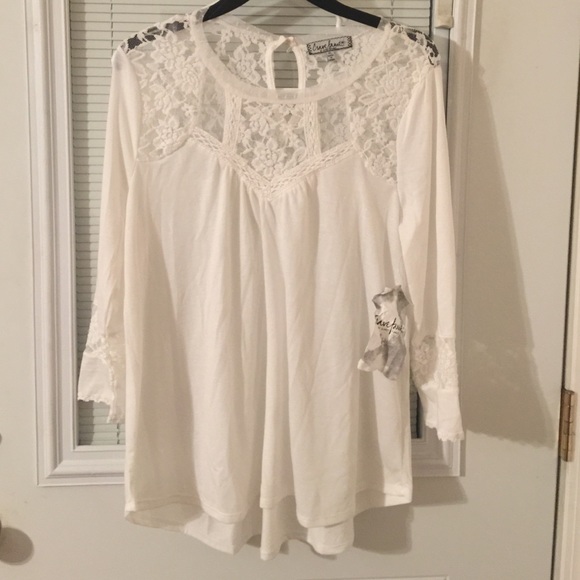New ladies top with lace detail