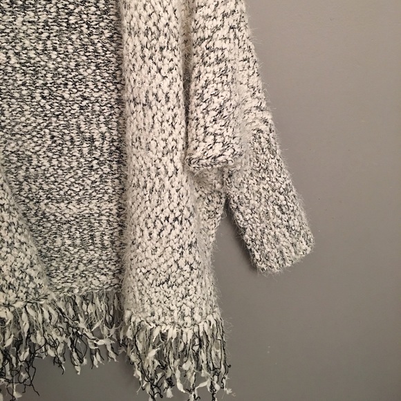 | Last One l Cozy Up Fringe Cardi - Picture 2 of 4