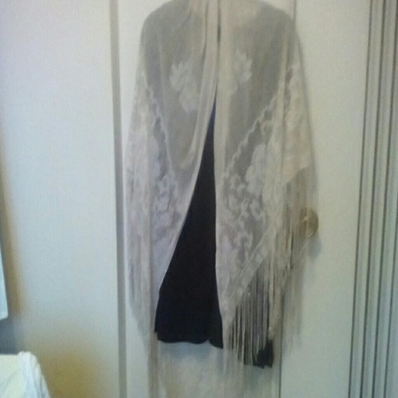 English Village Accessories - Vintage wrap
