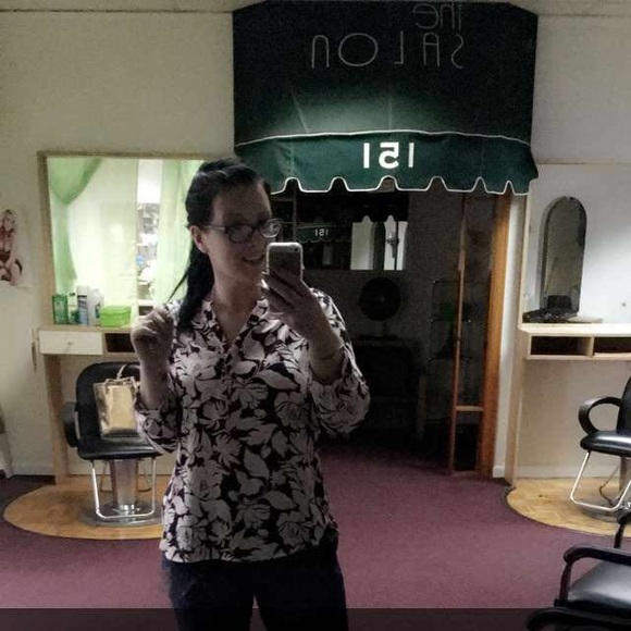 Meet your Posher, Ashley - Picture 2 of 4