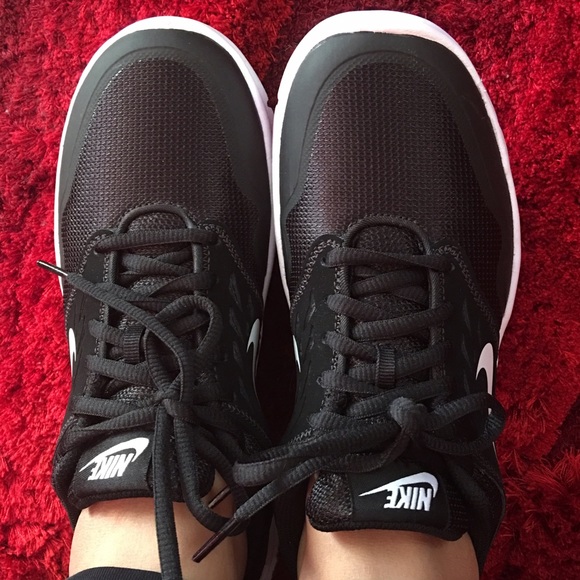 Nike shoes NEW - Picture 3 of 7