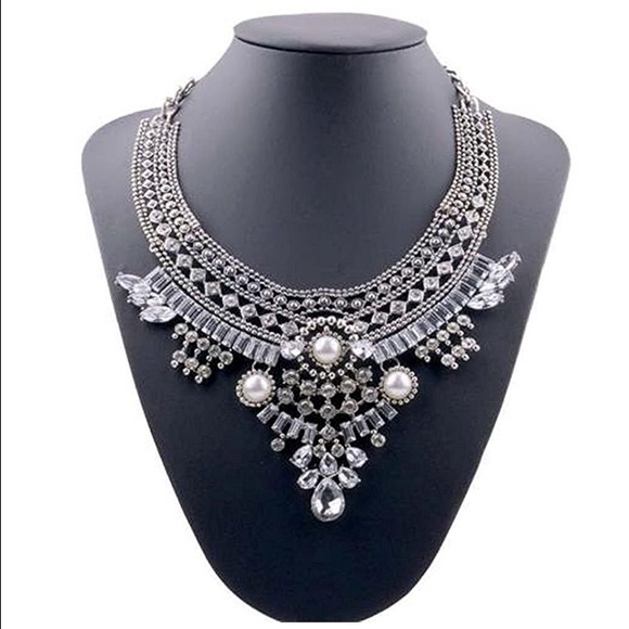 Statement necklace