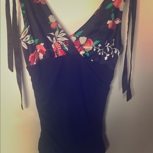 Bebe floral print shirt