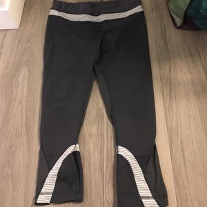 Lululemon run inspire crop pant.
