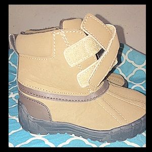 Gymboree Velcro, lined and NEW Boots